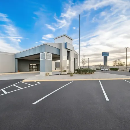 Suburban Studios, Kearney