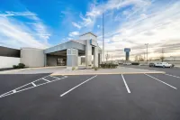 Suburban Studios, Kearney - parking