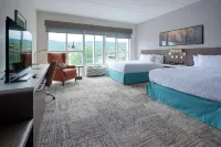 Hilton Garden Inn Corning Downtown - Kylpyammeita