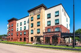 Cobblestone Hotel & Suites Appleton International Airport