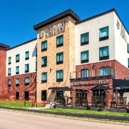 Cobblestone Hotel & Suites Appleton International Airport