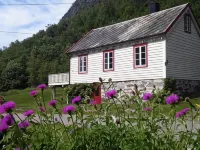 Vollsnes Gjestehus Hotels in Stryn