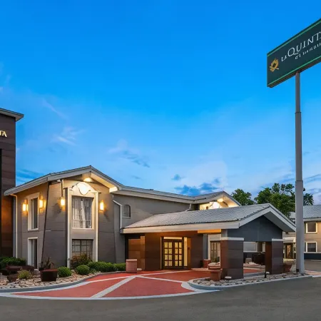 La Quinta Inn by Wyndham Omaha West