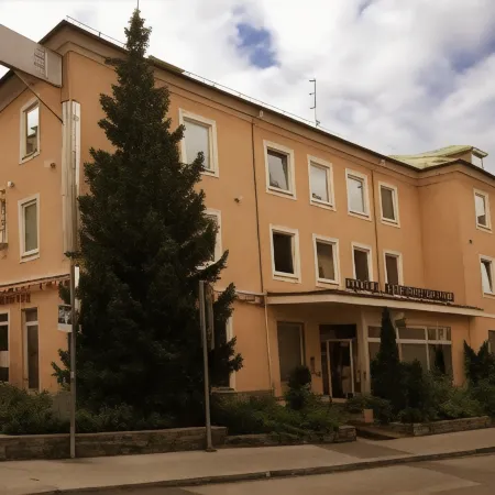 Hotel Hohenstauffen Отели рядом с достопримечательностью «Дворец Мирабель»