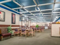Ramada by Wyndham Saskatoon - พร้อมWifi