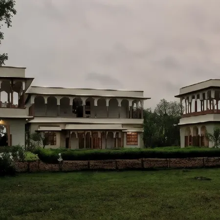 Shahpura Abhaneri Resort