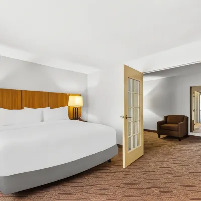 Quality Inn & Suites Airport North - Stone Oak Hotels near Phil Hardberger Park