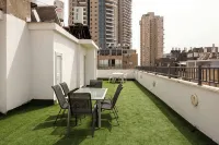 Bright 2BR  Rooftop  Walk to Beach - 3 stjerner