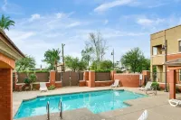 NEW! Downtown Tempe Loft - Walk to ASU & Mill Ave. - balcony
