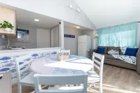 Hampton Beach Seaside Villa Unit 2 - Bungalows