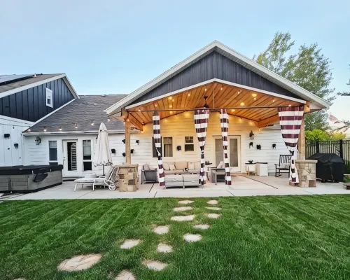 Luxury Retreat-Gourmet Kitchen, Playhouse, Hot Tub, & Steam Shower Hotels in Layton