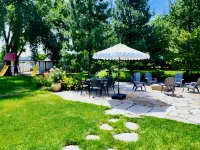Luxury Retreat-Gourmet Kitchen, Playhouse, Hot Tub, & Steam Shower Hotels in Layton