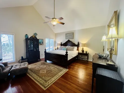 Dock. Waterslide. Beach. Firepit, Gazebo, 500ft Water Frontage. Views. Sleep 18. - Wifi