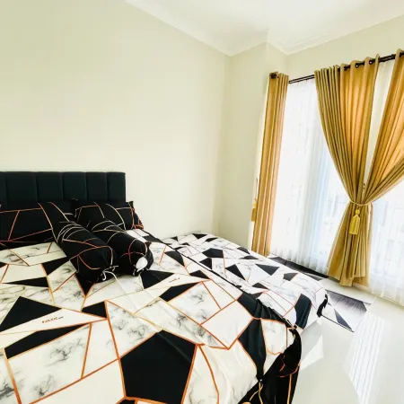 Fathana Villa - Dekat Jtp3