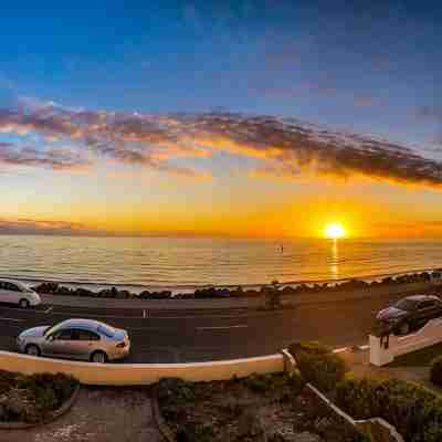 2BR entire apartment beach front 5/22 Others