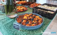 Sant Jordi Hostels Lisbon - breakfast