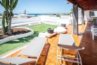 OPPORTUNITY! Stunning exclusive Villa next to the sea