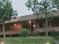 Villa Marindu and Glamping サリ アテル温泉周辺のホテル