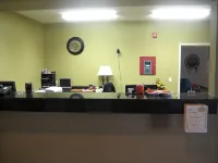 Bowman Inn and Suites - parking