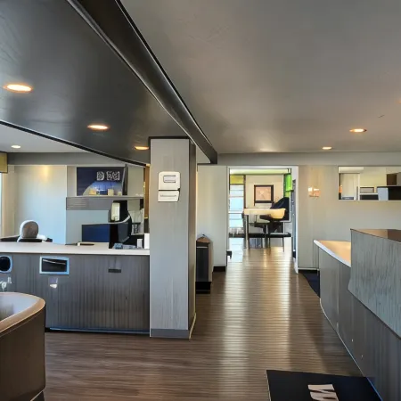 Super 8 by Wyndham Lethbridge