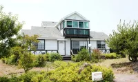 Sharon's House - Condos