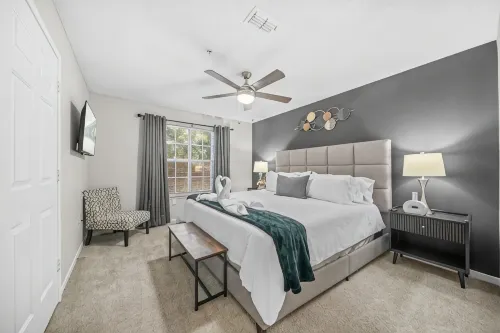 3Brlux, Uga + Downtown Athens Game Weekend Ready, Relax by the Pool - Condos