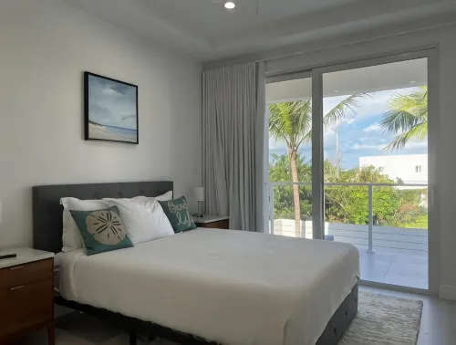 Discounted Summer rates! Grace Bay New Luxurious home 3+ Bedrooms & Pool - 3-Star