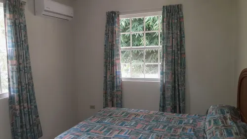 Apartment in quiet upscale Holetown area near Limegrove Centre and Beach - 2-Star