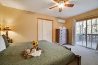 Cozy Poconos Chalet - w/Hot Tub, Sauna, & Lake Access! - Alphydda