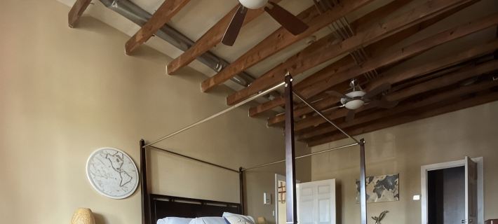 Downtown loft apartment with excellent views, furnishings and location on square Ξενοδοχεία στην πόλη Enid
