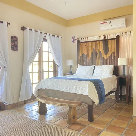 Caribbean Waterfront 2b/2b Placencia Village Condo With Pool!