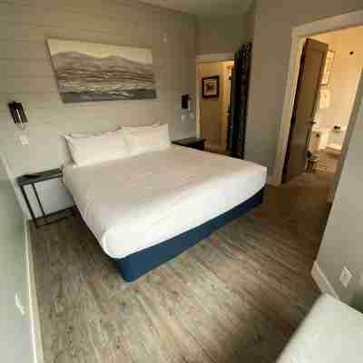 Family friendly 2BR/2BA condo - Sleeps 6 - Views & location!! Rooms
