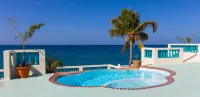 Villa María - Oceanfront - 8 guests - pet friendly - at Stella, Rincón
