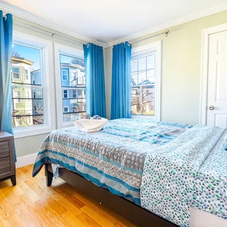 Newly Renovated Modern Retreat l Near T