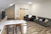 Spacious, rural apt w/outdoor amenities - close to Shipshewana and Toll Road - 3-Star