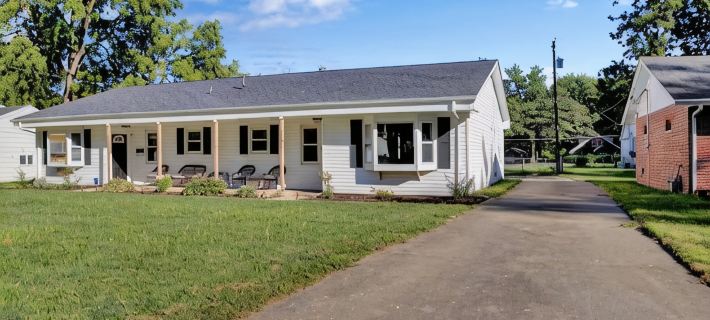 Charming 2-bedroom house in amazing Belleville with AC, WiFi Hotels in Sankt Clair County