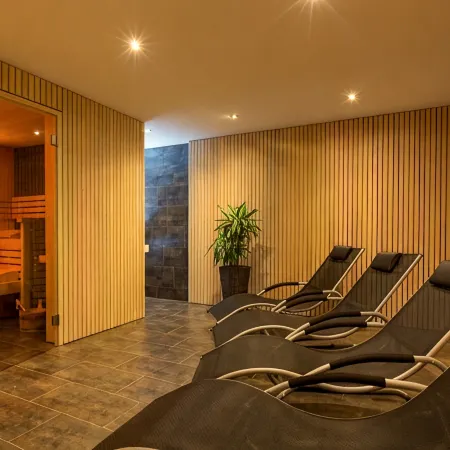 Modern apartment with all the trimmings: sauna, carport, ski room etc.