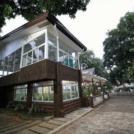 Luljetta's Garden Suites