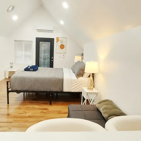 Chic studio with WiFi and AC in serene Springville