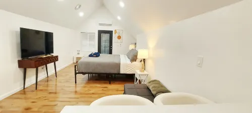 Chic studio with WiFi and AC in serene Springville - 4-Star