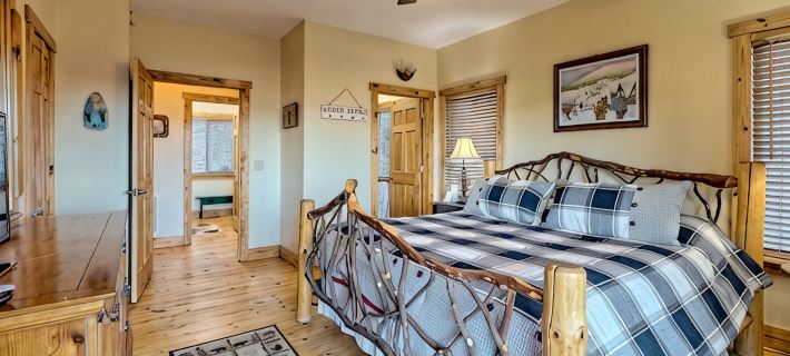 Sky's the Limit -Mountain View, Golf Course, Waterfalls, Game Room. Sleeps 14 Hotels in Rabun County