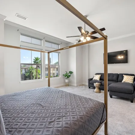 Luxe Montrose Retreat with Heated Pool/Spa, King Beds and Mini-Golf