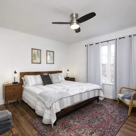 Charming Townhome with Two King Beds & Sep Bath