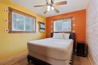 Cozy Cabin & Hot Tub Pet Friendly with AC and Fast WiFi in Duck Creek Village - Alppimaja