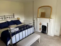 Bay View House, Luxury Coastal Retreat, Sea Views , Hot Tub and Private Parking - Boutique