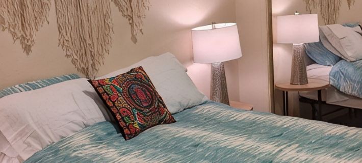 The Oasis: Guesthouse w/ Lush Shared Yard & Hot Tub- Great Location! エディのホテル