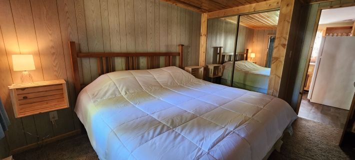 Charming Cottage Retreat - Your Home Away from Home! Hotels in Kalkaska County