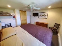 Enjoy a relaxing vacation on a lake (1 Bedroom (sleeps 4) ) - 3-Star
