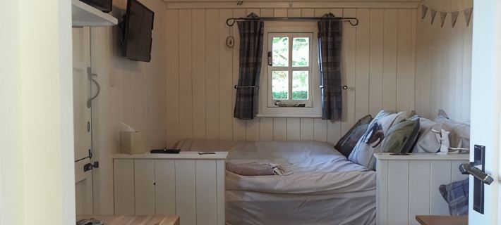 Shepherds Hut with stunning views located on the edge of the peak district Hotels in Macclesfield