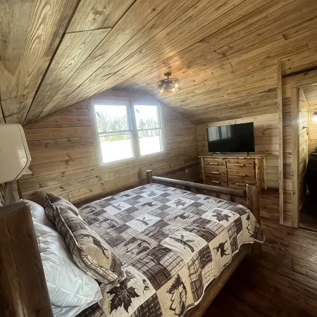 Rustic Tobacco Barn Cabin in the heart of Yadkin Valley Wine Country